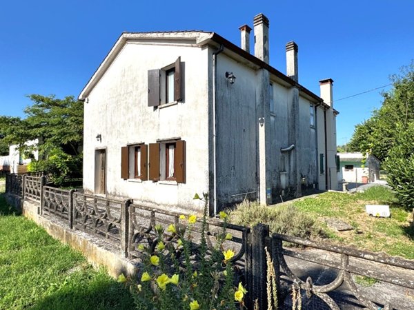 casa indipendente in vendita a Borgo Veneto in zona Santa Margherita d'Adige