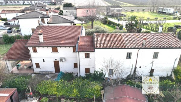 casa indipendente in vendita a Santa Caterina d'Este in zona Carceri