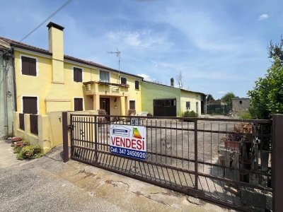 casa indipendente in vendita a Santa Caterina d'Este in zona Carceri