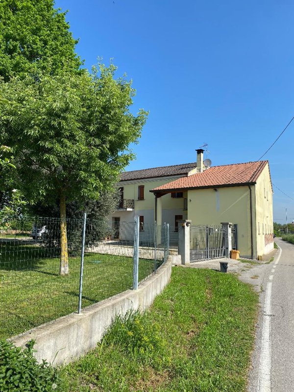 casa indipendente in vendita a Santa Caterina d'Este