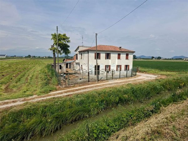 casa indipendente in vendita a Santa Caterina d'Este
