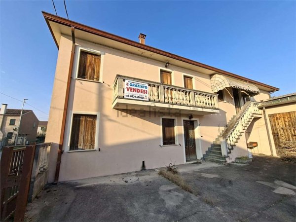 casa indipendente in vendita a Santa Caterina d'Este in zona Carceri