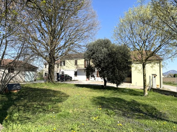 casa indipendente in vendita a Santa Caterina d'Este in zona Carceri