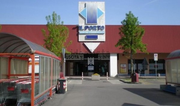 negozio in vendita ad Adria