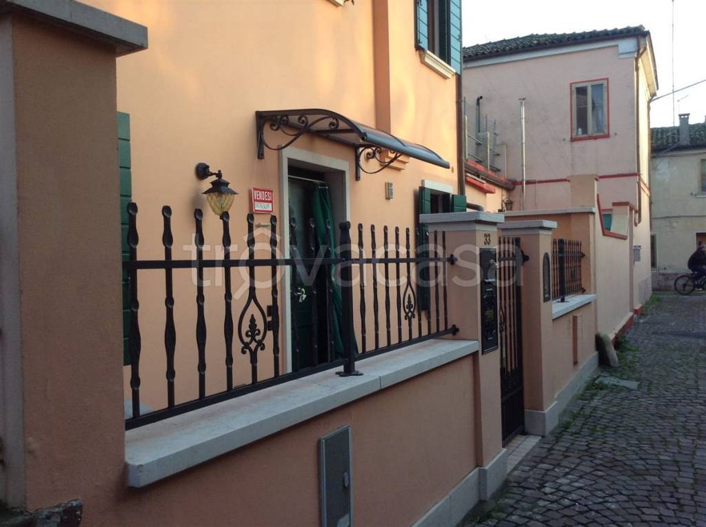 casa indipendente in vendita ad Adria