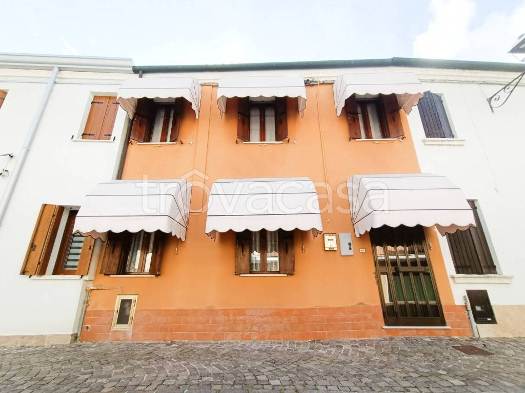 casa indipendente in vendita ad Adria