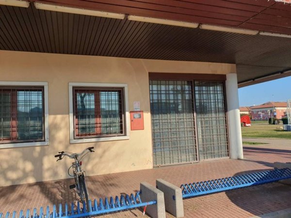 negozio in vendita ad Adria