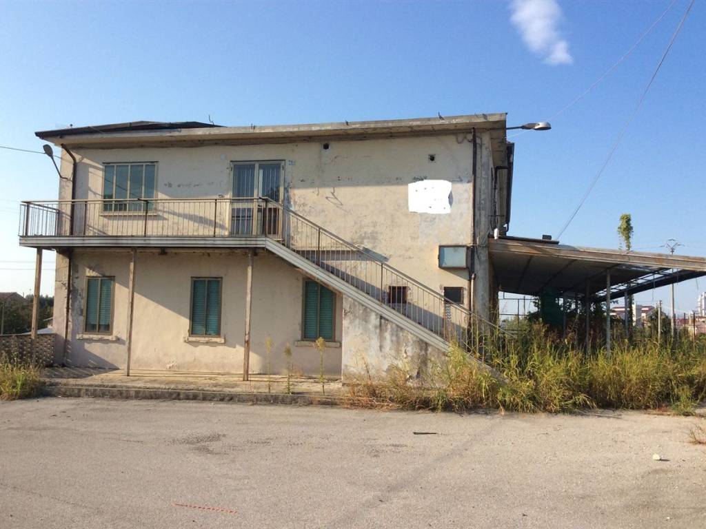 intera palazzina in vendita ad Adria