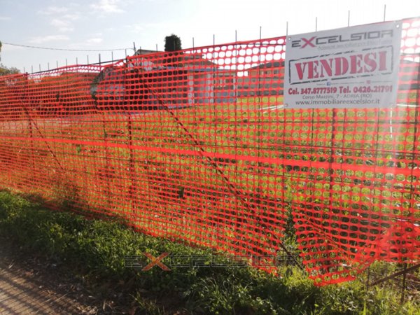 terreno edificabile in vendita ad Adria