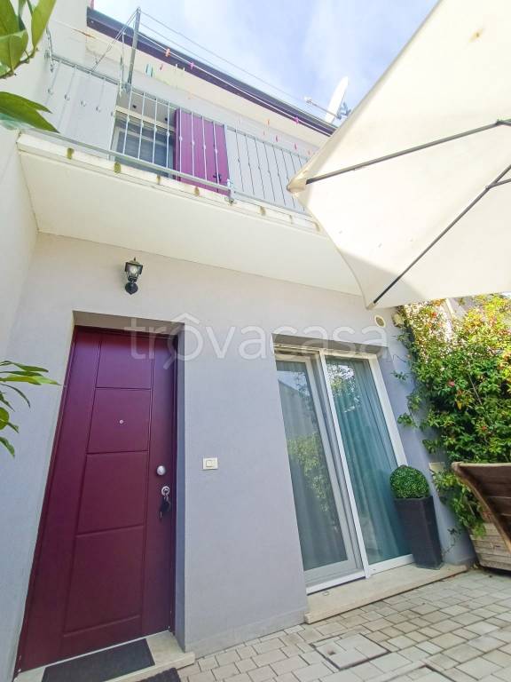 casa indipendente in vendita ad Adria