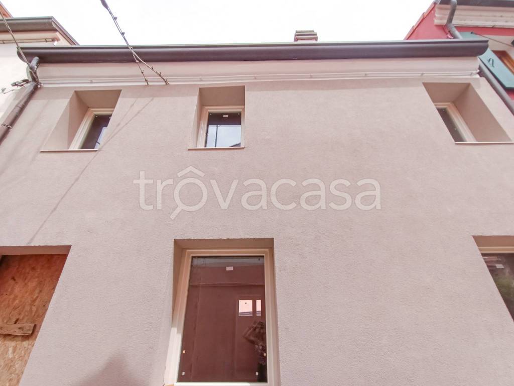 casa indipendente in vendita ad Adria