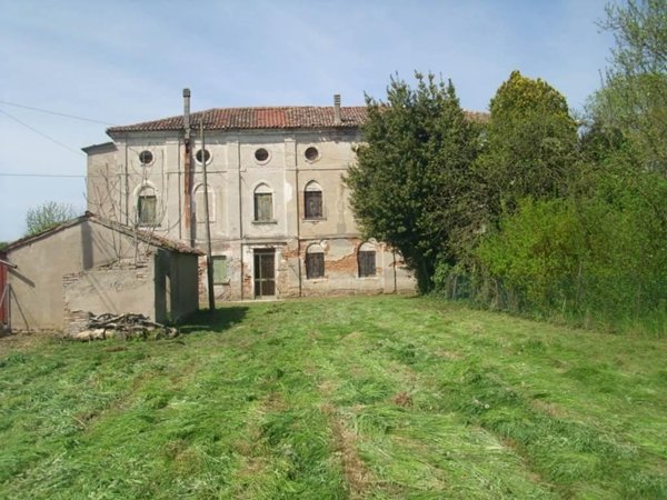 casa semindipendente in vendita ad Adria in zona Ca' Emo