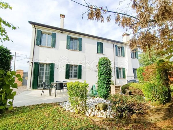 casa indipendente in vendita ad Adria