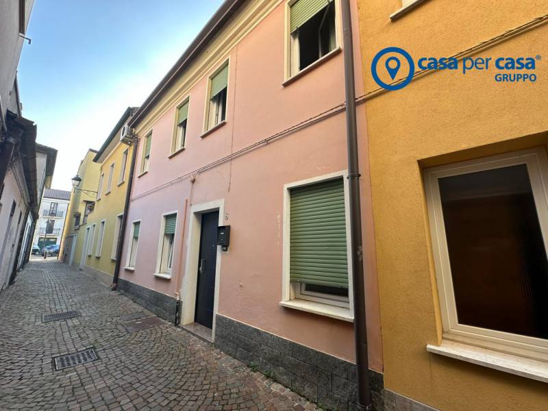 casa indipendente in vendita ad Adria