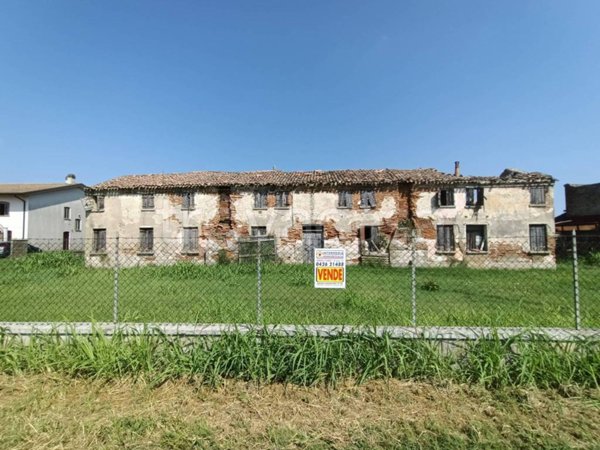 casa indipendente in vendita ad Adria