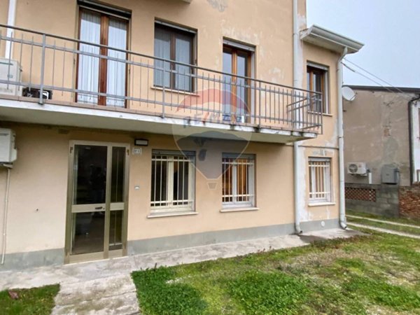 appartamento in vendita ad Adria in zona Bottrighe