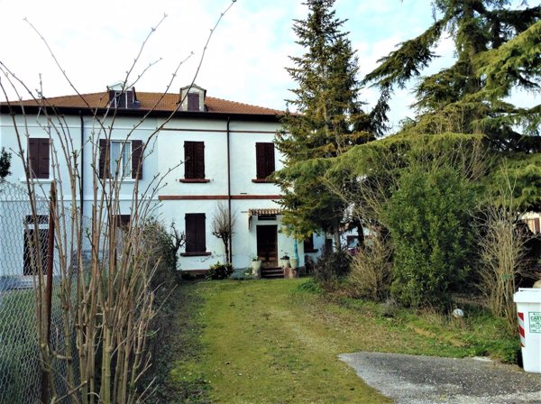 casa indipendente in vendita ad Adria in zona Bottrighe