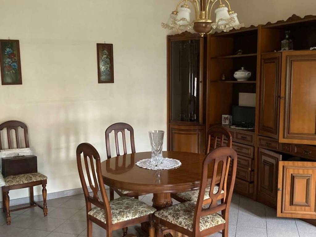 casa indipendente in vendita ad Adria in zona Bottrighe