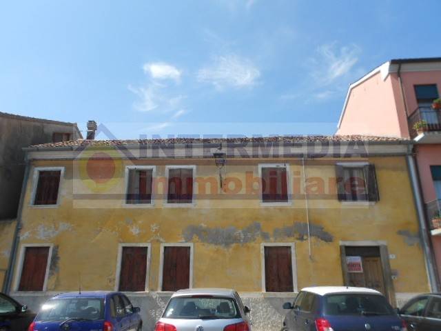 casa indipendente in vendita ad Adria