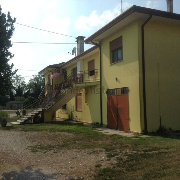 casa indipendente in vendita ad Adria
