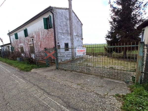 casa indipendente in vendita ad Adria