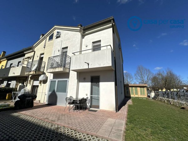 casa indipendente in vendita ad Adria