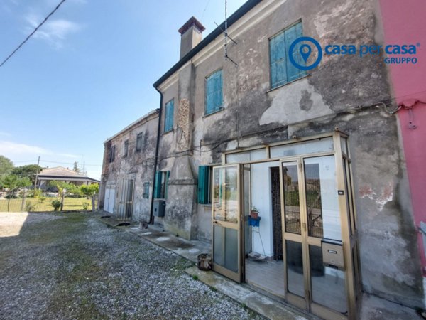 casa indipendente in vendita ad Adria in zona Fasana