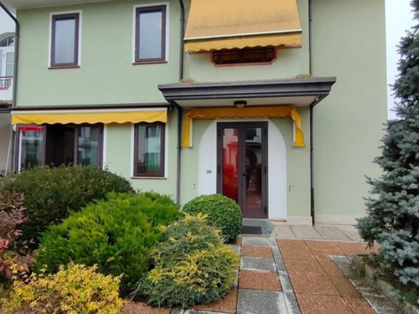 casa indipendente in vendita ad Adria