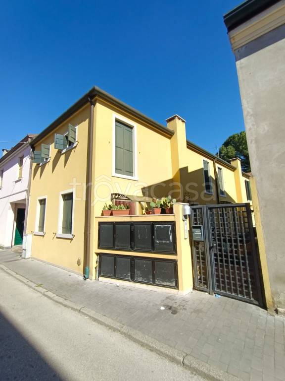 casa indipendente in vendita ad Adria