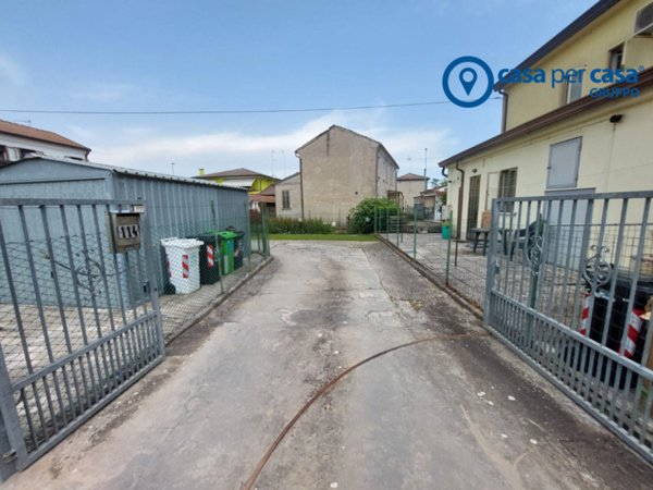 casa indipendente in vendita ad Adria in zona Bottrighe