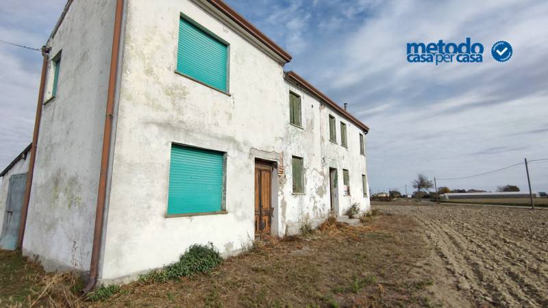 casa indipendente in vendita ad Adria in zona Bellombra