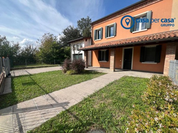 casa indipendente in vendita ad Adria