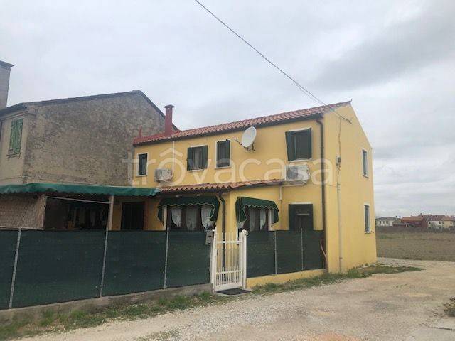 casa indipendente in vendita ad Adria