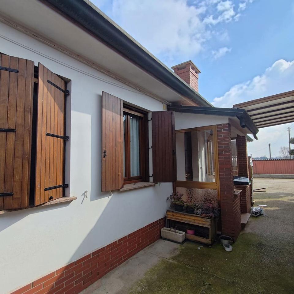 casa indipendente in vendita ad Adria