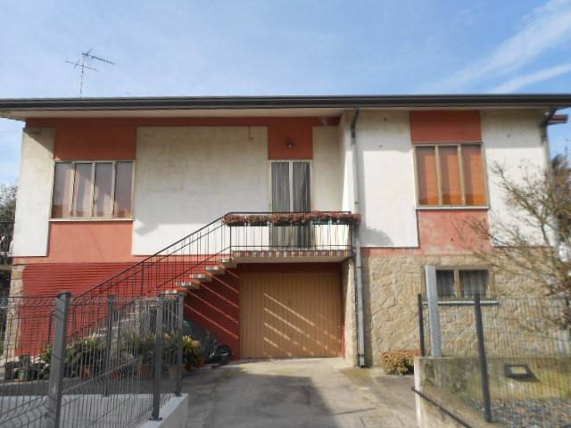 casa indipendente in vendita ad Adria