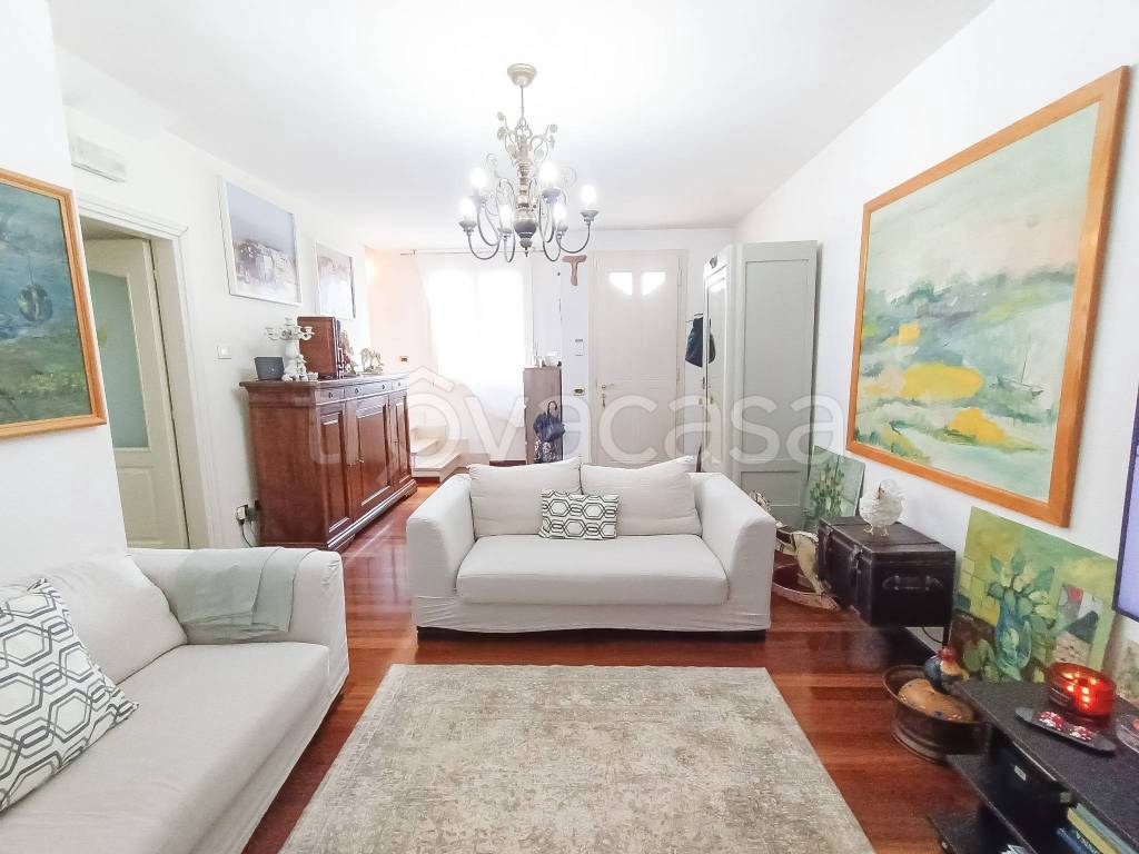 casa indipendente in vendita ad Adria
