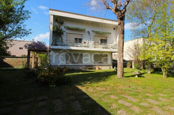 casa indipendente in vendita ad Adria