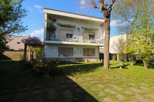 casa indipendente in vendita ad Adria