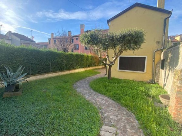 casa indipendente in vendita ad Adria