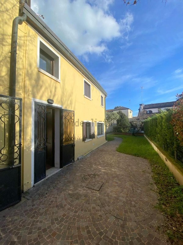 casa indipendente in vendita ad Adria