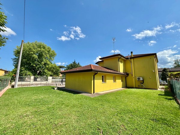 casa indipendente in vendita ad Adria