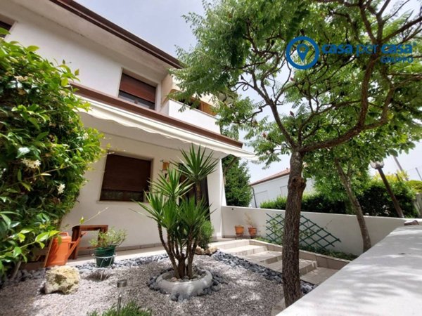 casa indipendente in vendita ad Adria