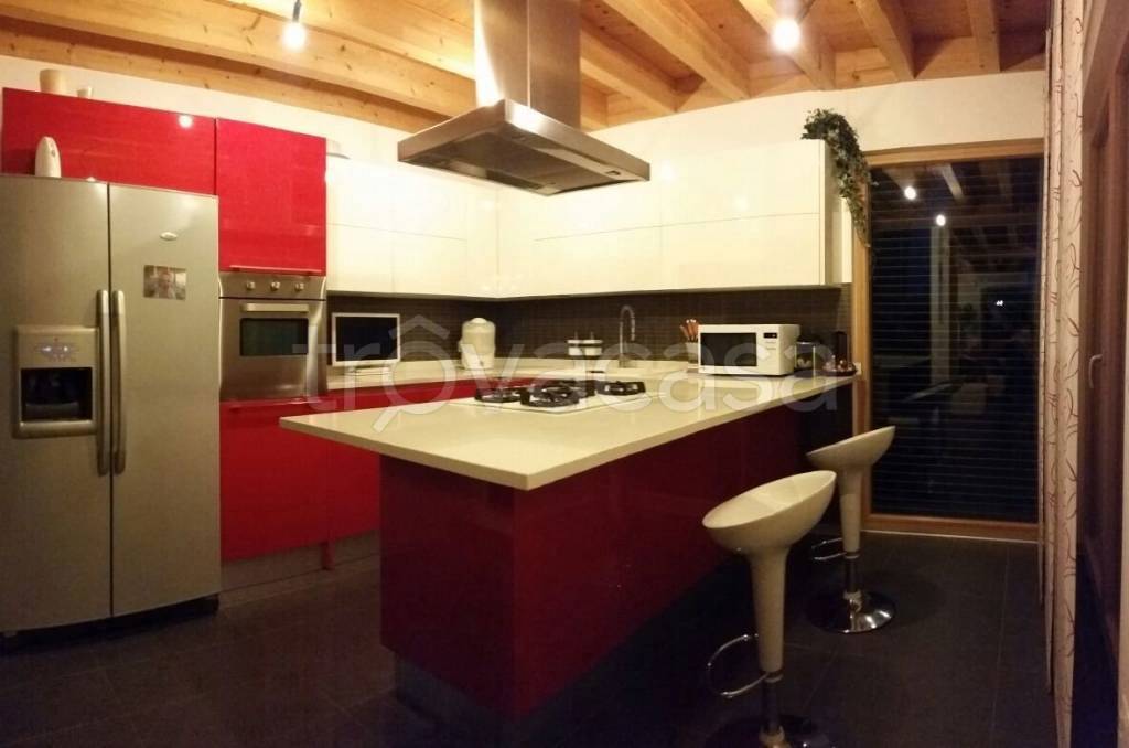 casa indipendente in vendita ad Adria in zona Bellombra