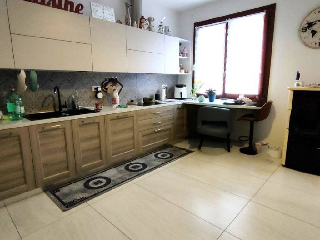 casa indipendente in vendita ad Adria