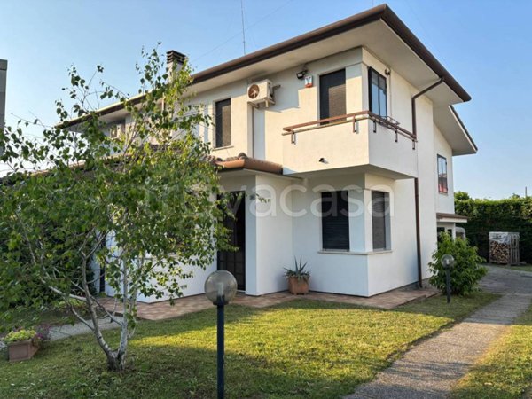 casa indipendente in vendita ad Adria