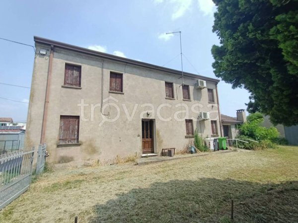 casa indipendente in vendita ad Adria in zona Ca' Emo