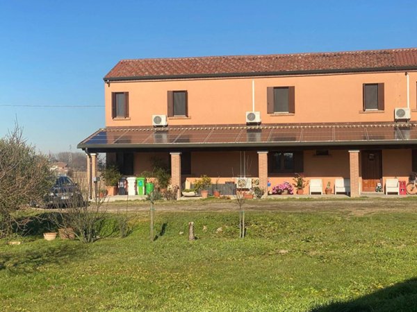 casa indipendente in vendita ad Adria