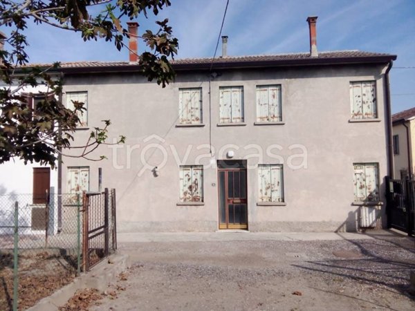 casa indipendente in vendita ad Adria in zona Bottrighe