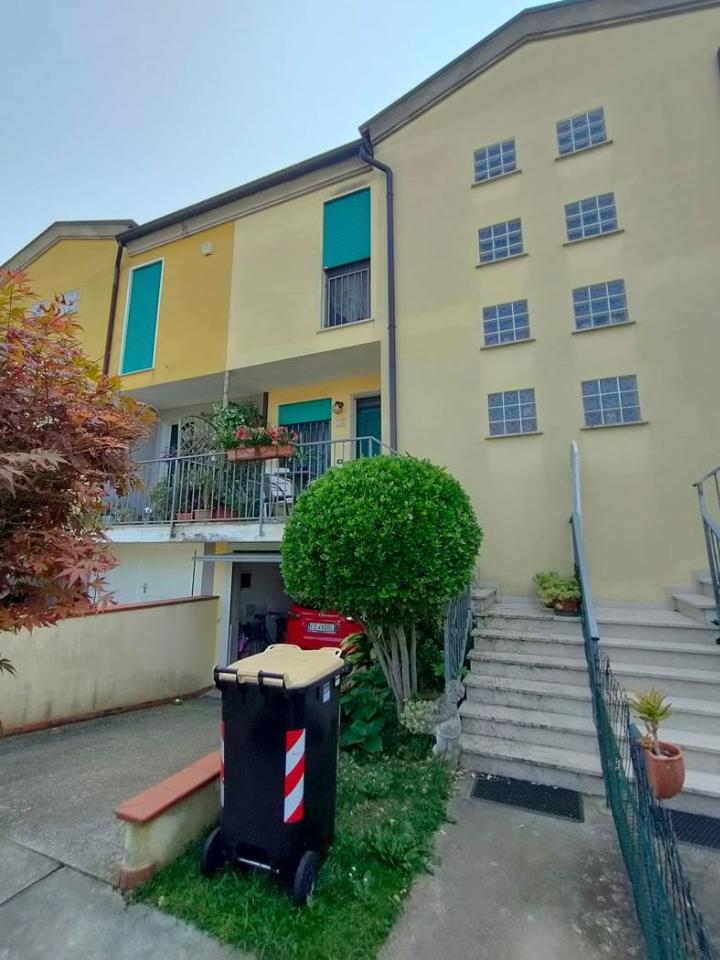 casa indipendente in vendita ad Adria