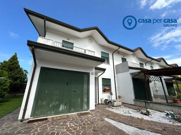 casa indipendente in vendita ad Adria